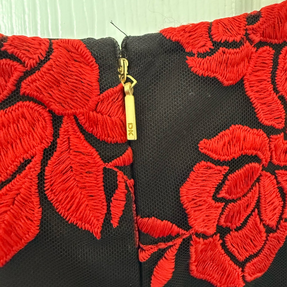 Donna Karan Dress NWT Embroidered Red Roses Blk Sz 14 *see photos & description - Picture 6 of 9